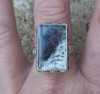 Zilveren ring rechthoekige Dendriet Opaal bewerkte setting 19 mm